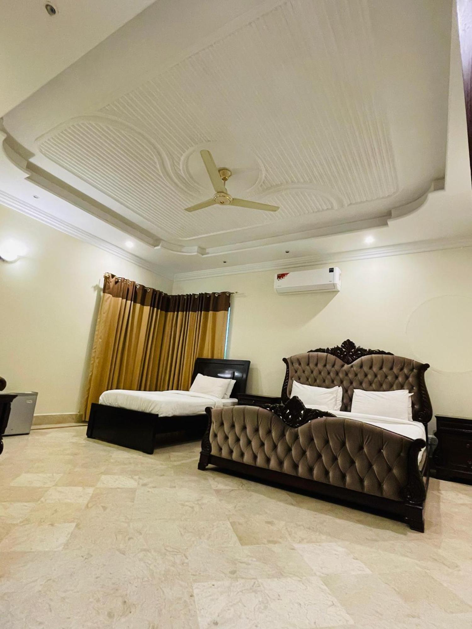 Executive Galaxy Guest House Исламабад Экстерьер фото