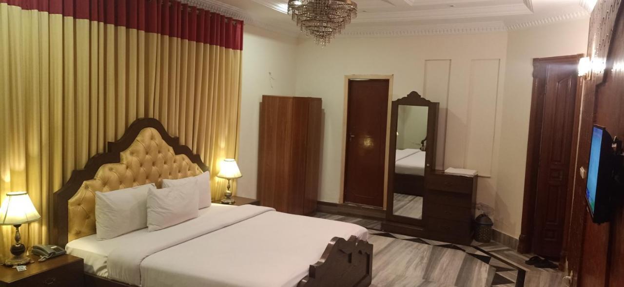 Executive Galaxy Guest House Исламабад Экстерьер фото